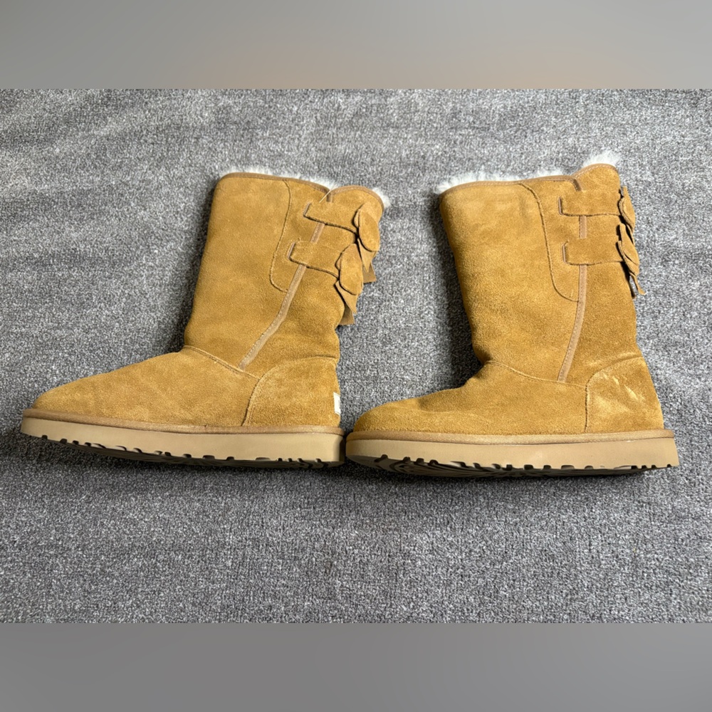 UGG  Boots Allegra bow chestnut Size 7 NEVER USE